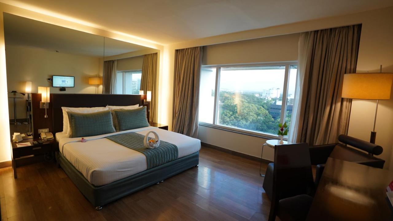 St Laurn Koregaon Park Pune Exterior foto