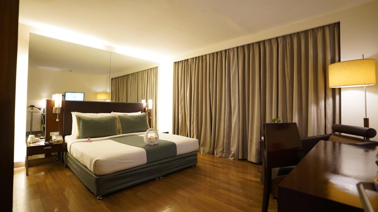 St Laurn Koregaon Park Pune Exterior foto