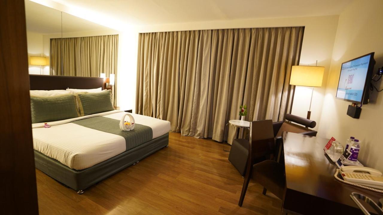 St Laurn Koregaon Park Pune Exterior foto