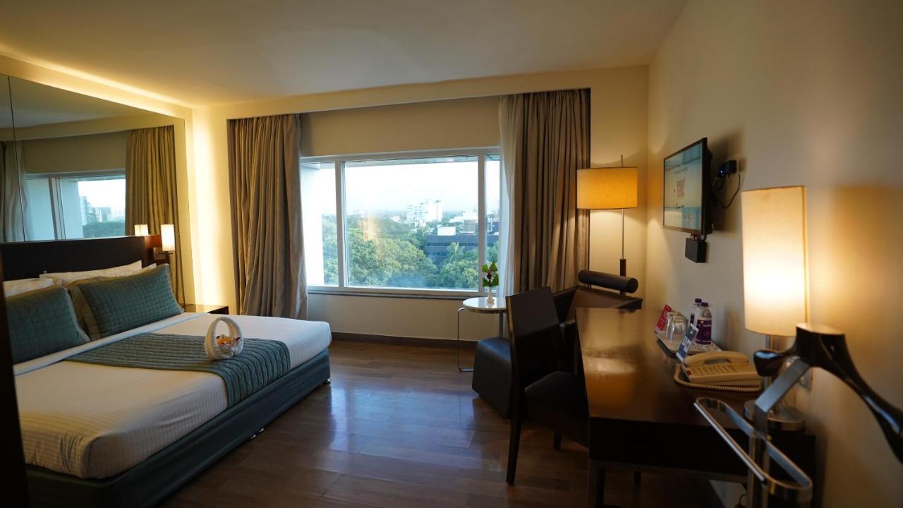 St Laurn Koregaon Park Pune Exterior foto